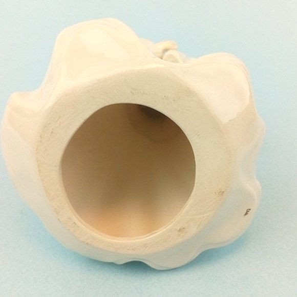 Mary and Baby Jesus Figurine - Picture 7 of 12